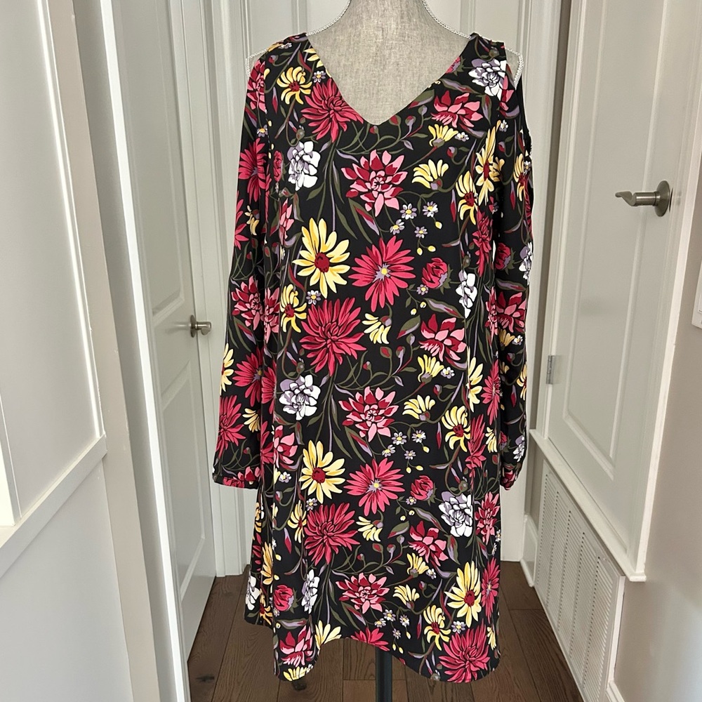 GRACE ELEMENTS Cold Shoulder Black Floral Dress Retail $88 Size Small